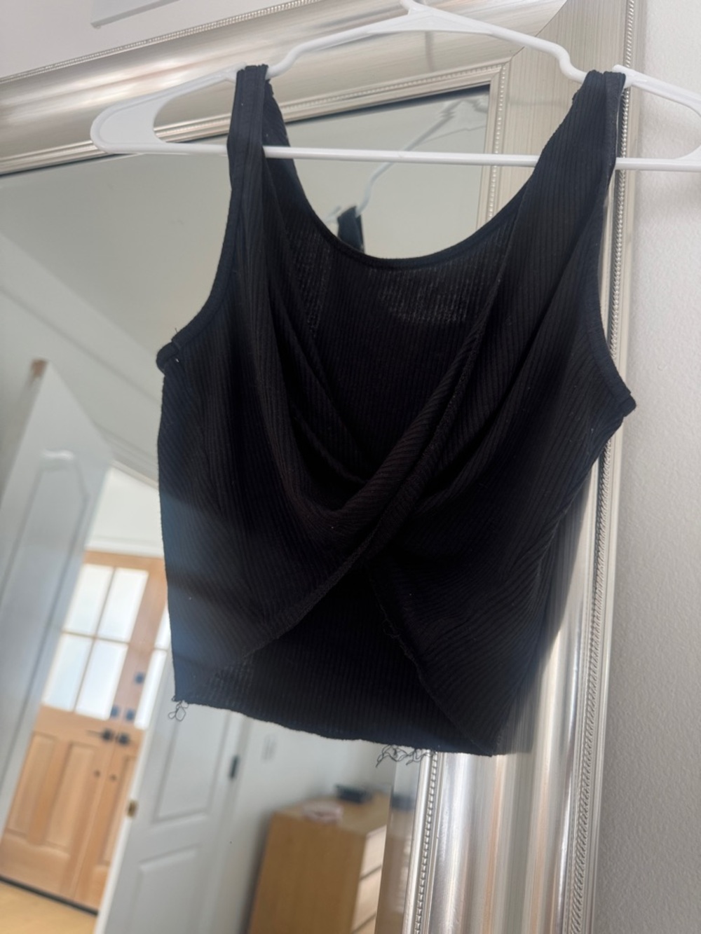 ALO Yoga Black Ribbed Twist-Back Crop Tank